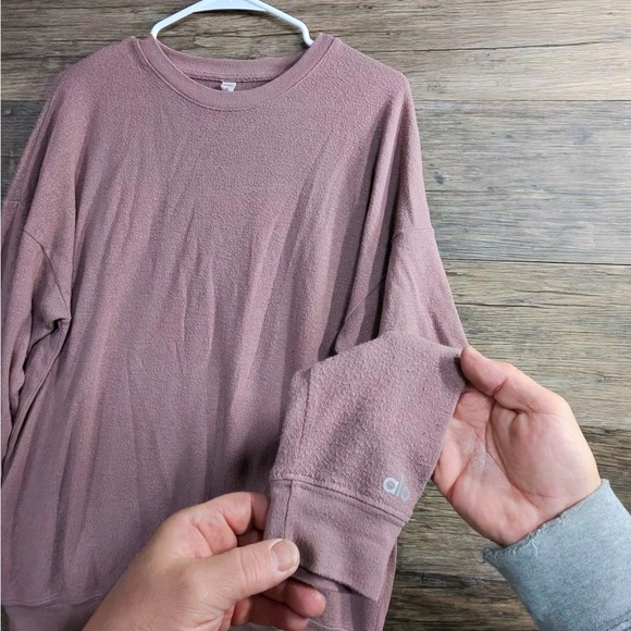ALO Yoga Women's Mauve Overdsized Sweatshirt - Picture 8 of 9